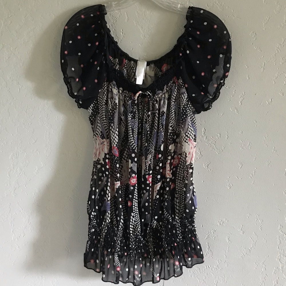 Black print elastic waist top